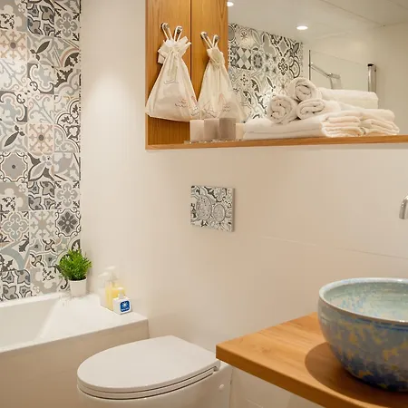 Apartahotel Porta Coeli 3*
