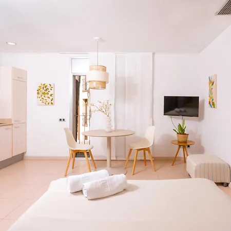 Lägenhetshotell Porta Coeli 4*