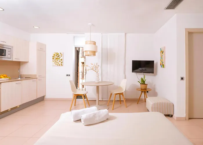 Lägenhetshotell Porta Coeli 4*